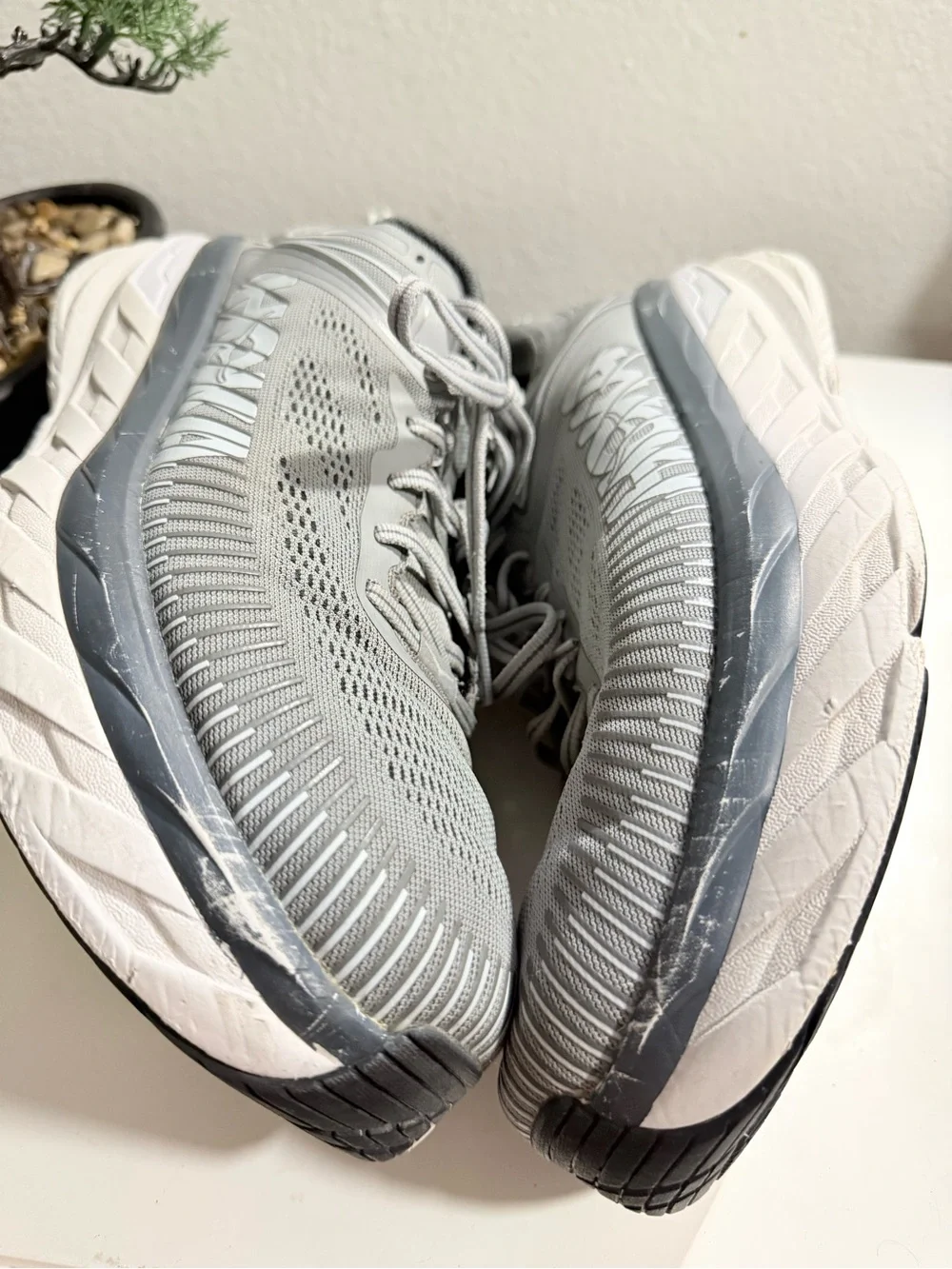 Hoka Bondi 7 men size 12 Gray and White Women's Athletic Running Shoes